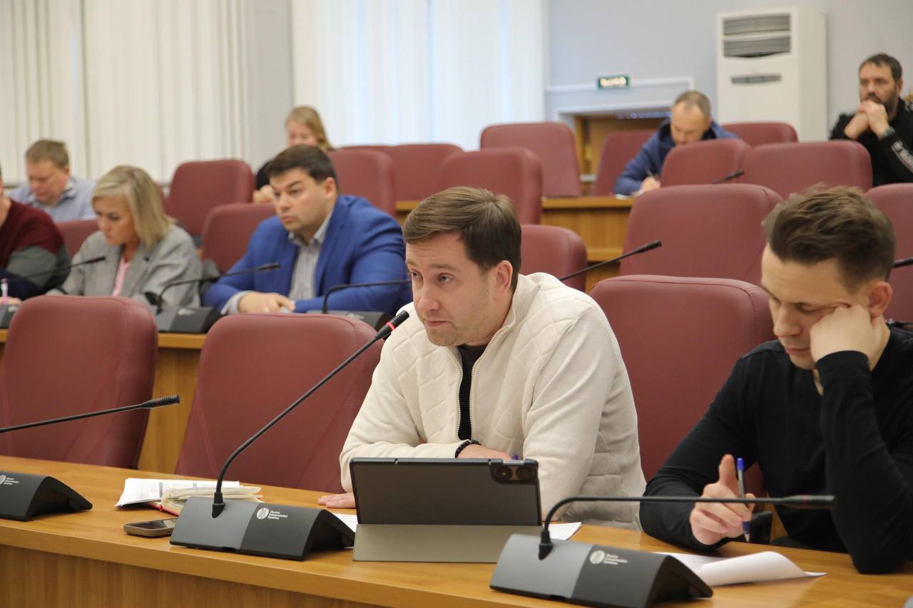 Игорь Арсентьев: Сегодня провел рабочее совещание с Фондом капитального ремонта Архангельской области, подрядными организациями, выполняющими работы на многоквартирных домах, и управляющими организациями Игорь Арсентьев: Сегодня провел рабочее совещание с Фондом капитального ремонта Архангельской области, подрядными организациями, выполняющими работы на многоквартирных домах, и управляющими организациями