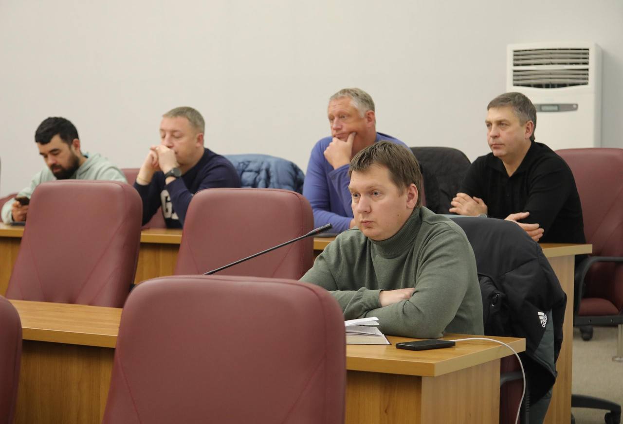 Игорь Арсентьев: Сегодня провел рабочее совещание с Фондом капитального ремонта Архангельской области, подрядными организациями, выполняющими работы на многоквартирных домах, и управляющими организациями Игорь Арсентьев: Сегодня провел рабочее совещание с Фондом капитального ремонта Архангельской области, подрядными организациями, выполняющими работы на многоквартирных домах, и управляющими организациями