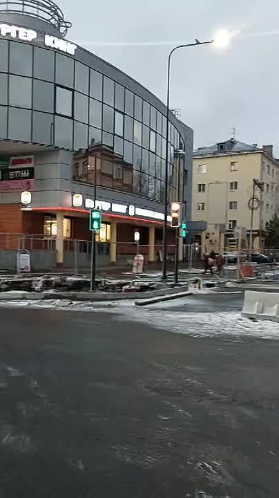 На площади Профсоюзов устанавливают светофоры