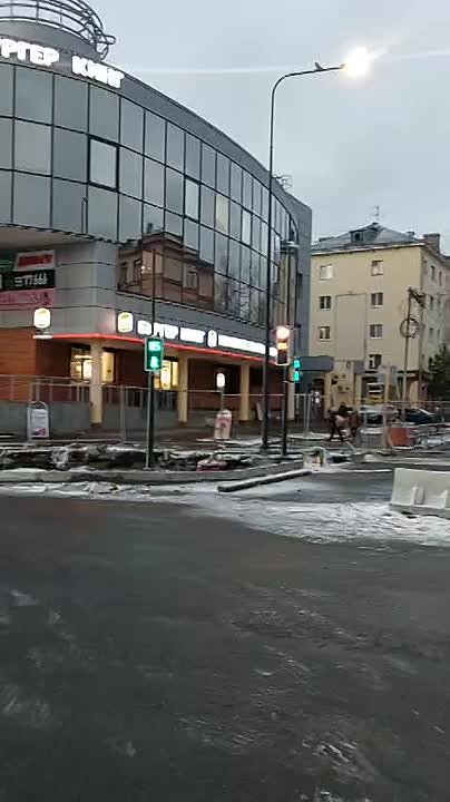 На площади Профсоюзов устанавливают светофоры