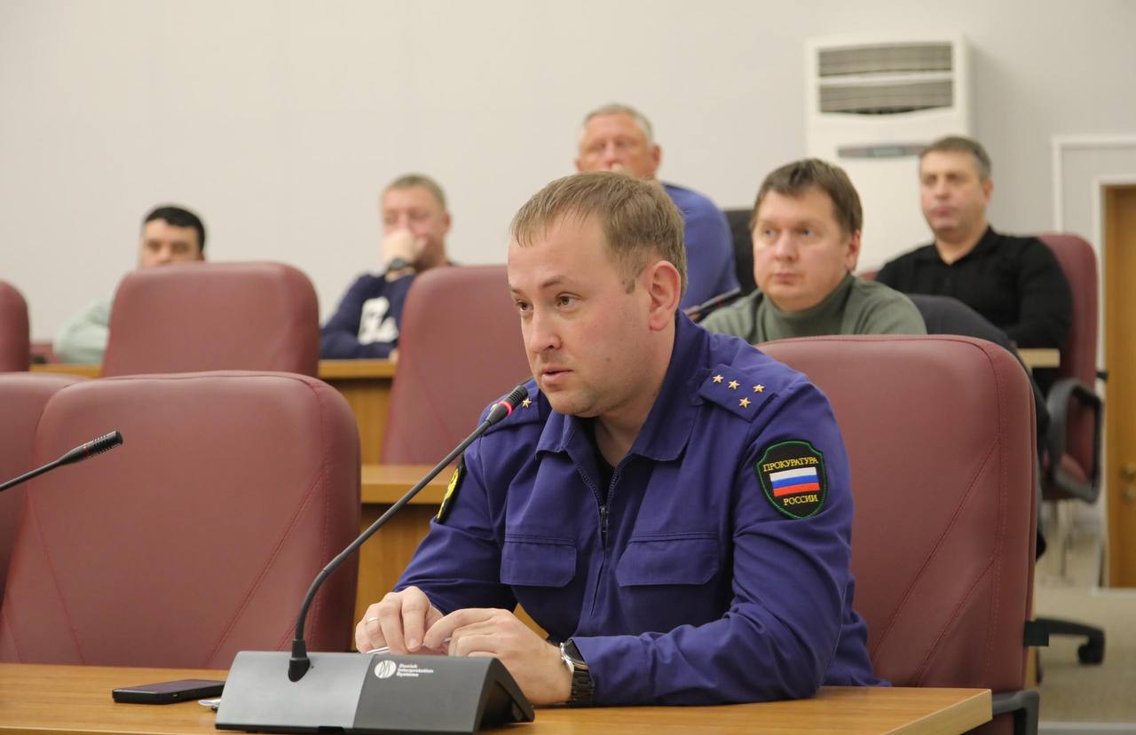 Игорь Арсентьев: Сегодня провел рабочее совещание с Фондом капитального ремонта Архангельской области, подрядными организациями, выполняющими работы на многоквартирных домах, и управляющими организациями Игорь Арсентьев: Сегодня провел рабочее совещание с Фондом капитального ремонта Архангельской области, подрядными организациями, выполняющими работы на многоквартирных домах, и управляющими организациями