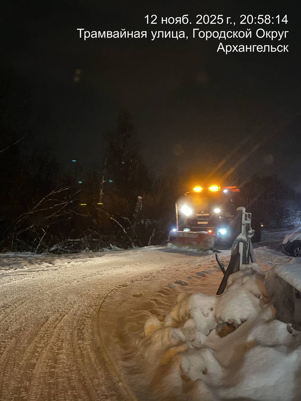 Всю минувшую ночь дорожники Архангельска боролись с последствиями непогоды Всю минувшую ночь дорожники Архангельска боролись с последствиями непогоды