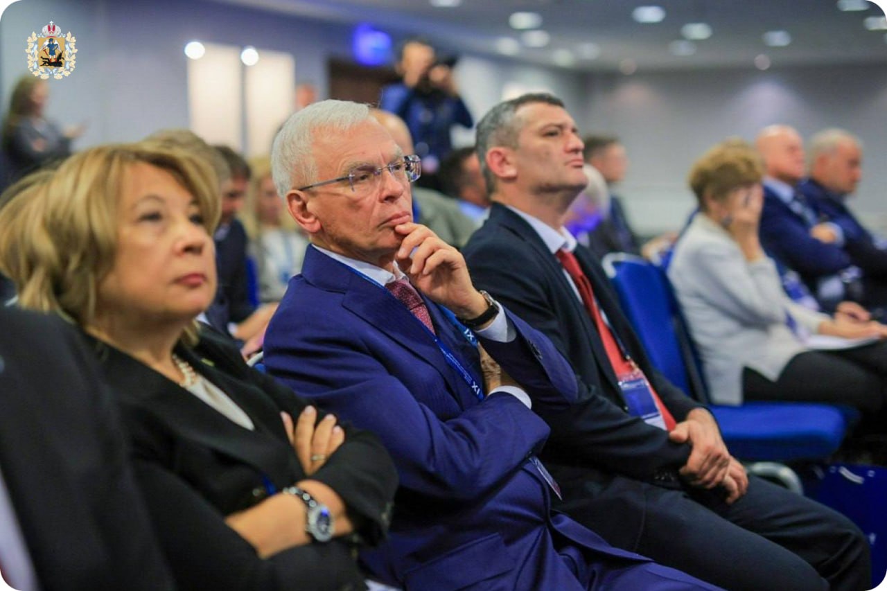 Сегодня губернатор Александр Цыбульский принял участие в IX Съезде Торгово-промышленной палаты России в Москве Сегодня губернатор Александр Цыбульский принял участие в IX Съезде Торгово-промышленной палаты России в Москве