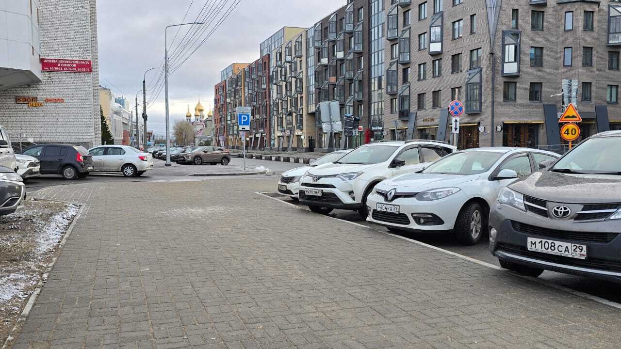 На набережной Северной Двины и улице Поморской завершена укладка плитки На набережной Северной Двины и улице Поморской завершена укладка плитки