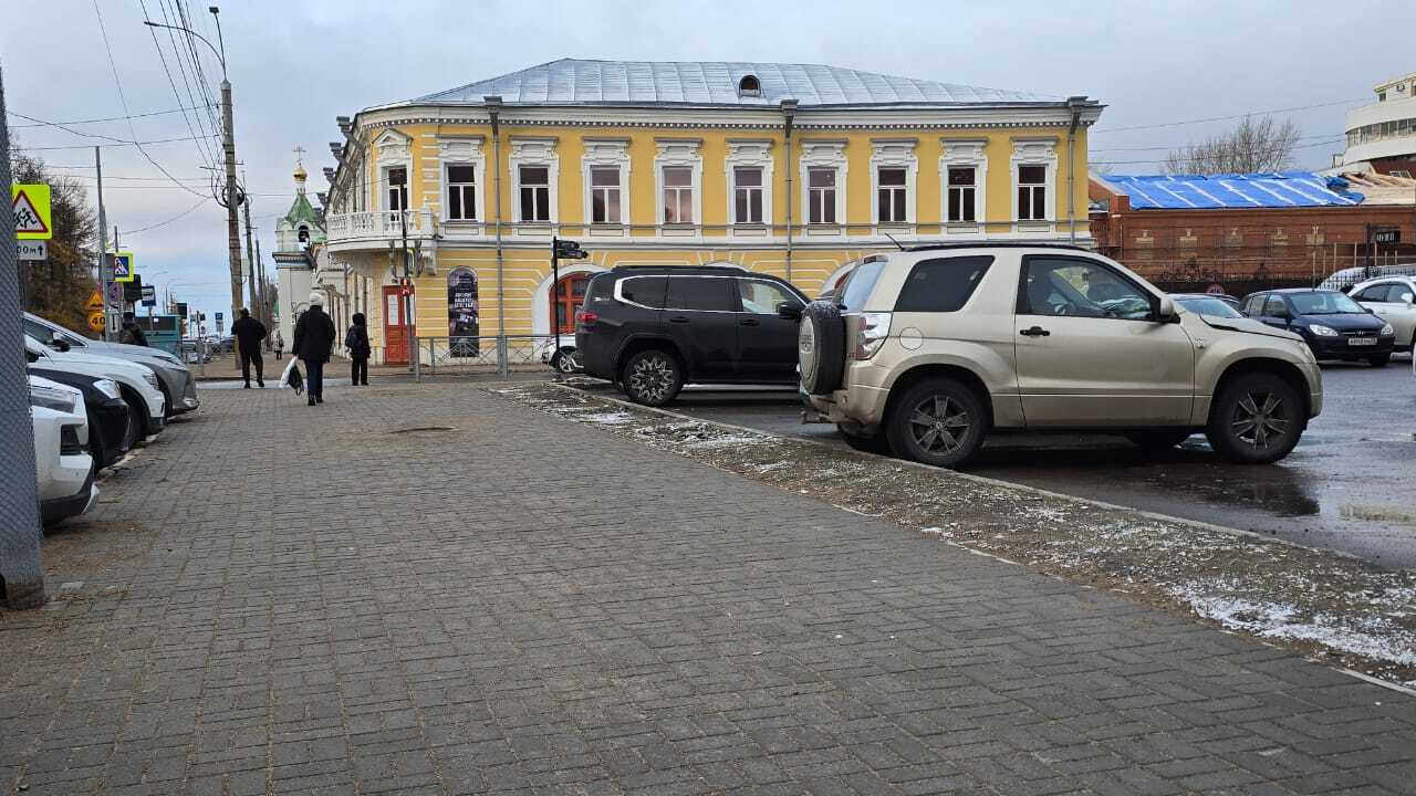 На набережной Северной Двины и улице Поморской завершена укладка плитки На набережной Северной Двины и улице Поморской завершена укладка плитки