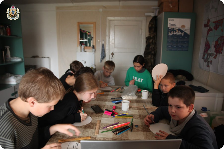 В деревне Лопшеньга Онежского округа занятия школьного лесничества ведет писательница Евфросиния Капустина В деревне Лопшеньга Онежского округа занятия школьного лесничества ведет писательница Евфросиния Капустина