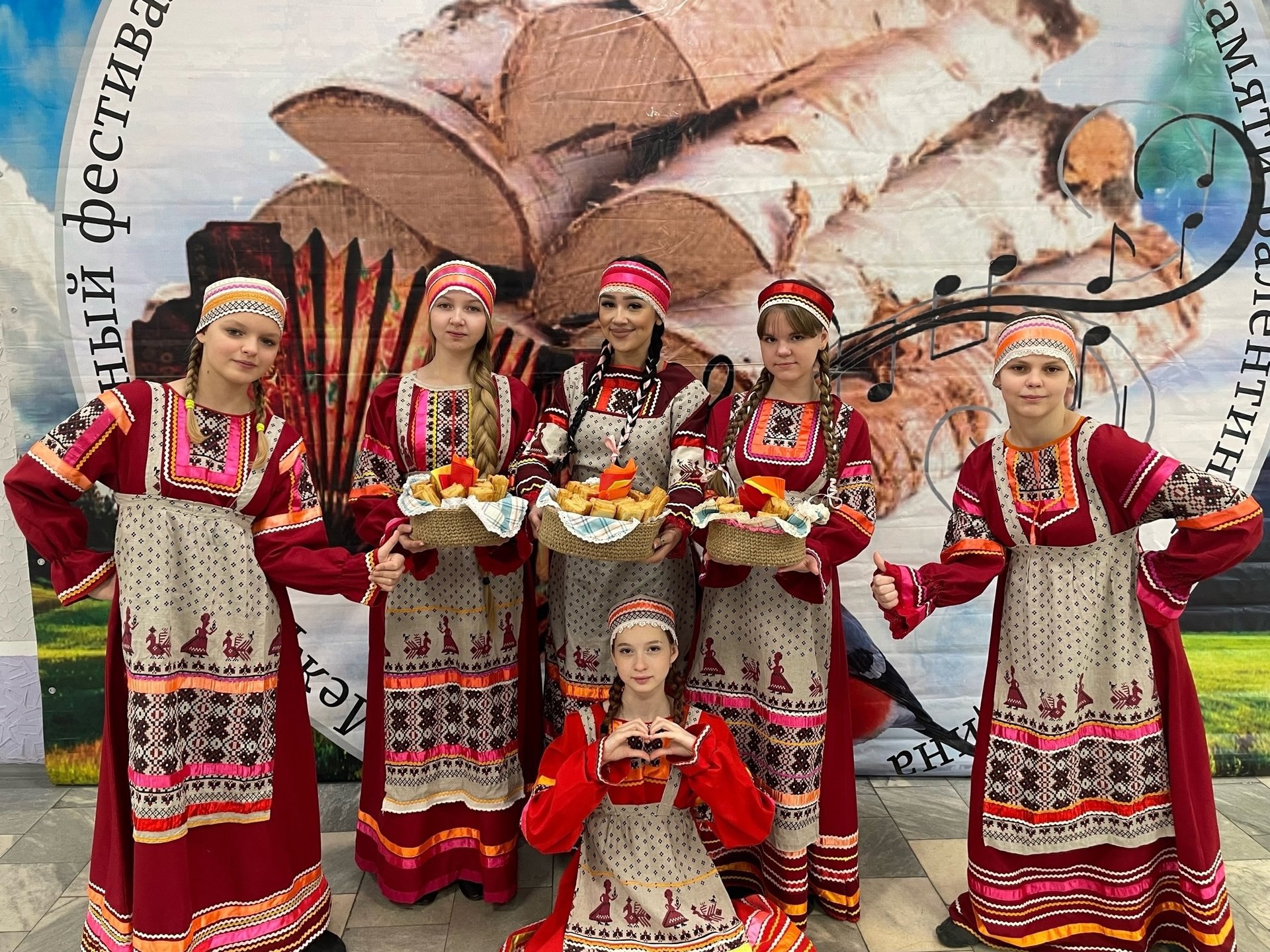 Как пелось, так и отзывалось! В Коряжме прошёл фестиваль «Поленница»! Как пелось, так и отзывалось! В Коряжме прошёл фестиваль «Поленница»!