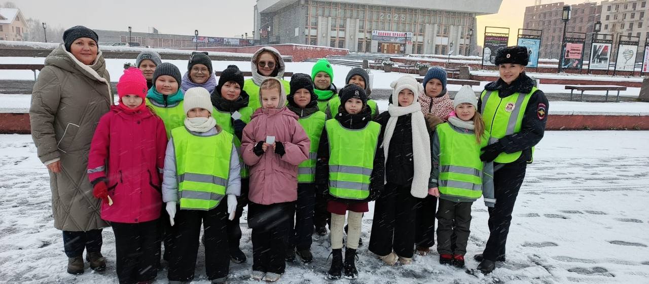 По всей стране прошли массовые мероприятия в память о погибших на дорогах По всей стране прошли массовые мероприятия в память о погибших на дорогах