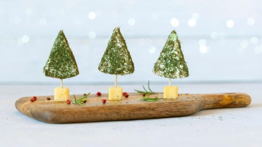 Нарядная закуска за 10 минут: эти канапе-елочки растопят сердца привередливых гостей