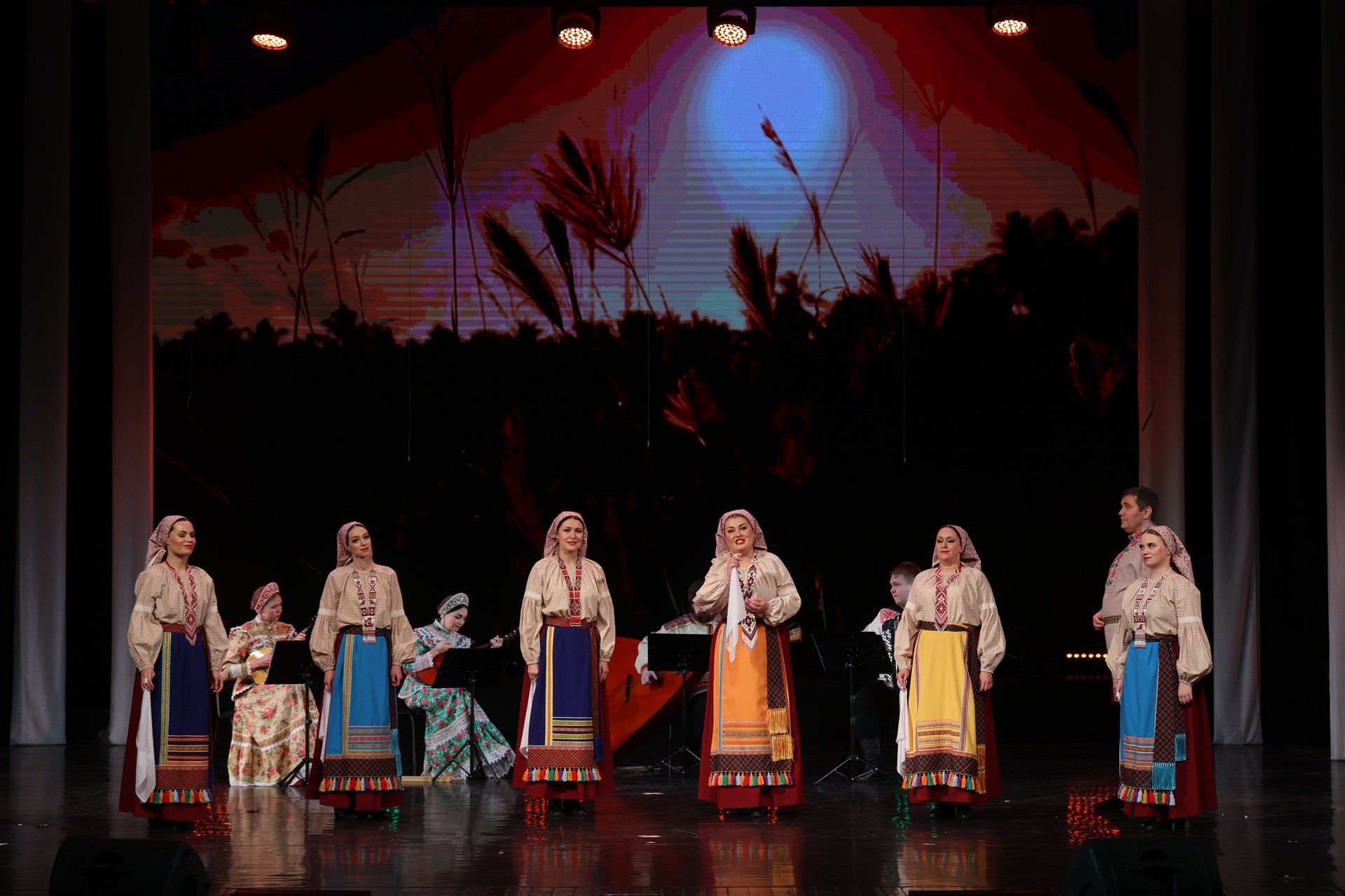 В АГКЦ царила по-настоящему семейная атмосфера! Здесь состоялась торжественная церемония награждения победителей городских конкурсов «Женщина года» и «Самый лучший папа» В АГКЦ царила по-настоящему семейная атмосфера! Здесь состоялась торжественная церемония награждения победителей городских конкурсов «Женщина года» и «Самый лучший папа»