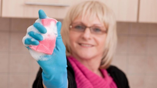 Больше не рассадник микробов: простой способ высушить губку для посуды в момент