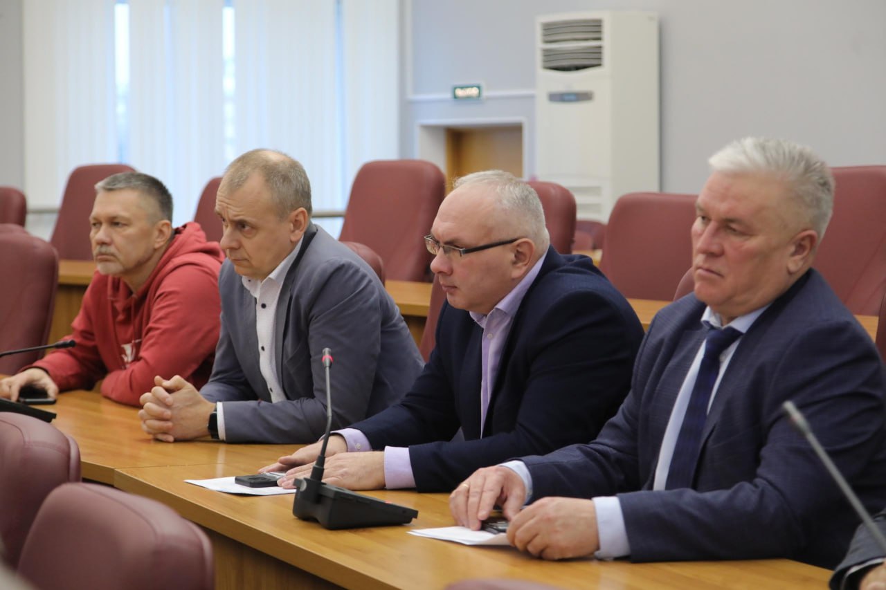 Игорь Арсентьев: На еженедельной планёрке с ресурсоснабжающими организациями, управляющими компаниями и подрядчиками обсудили актуальные на сегодняшний день вопросы Игорь Арсентьев: На еженедельной планёрке с ресурсоснабжающими организациями, управляющими компаниями и подрядчиками обсудили актуальные на сегодняшний день вопросы