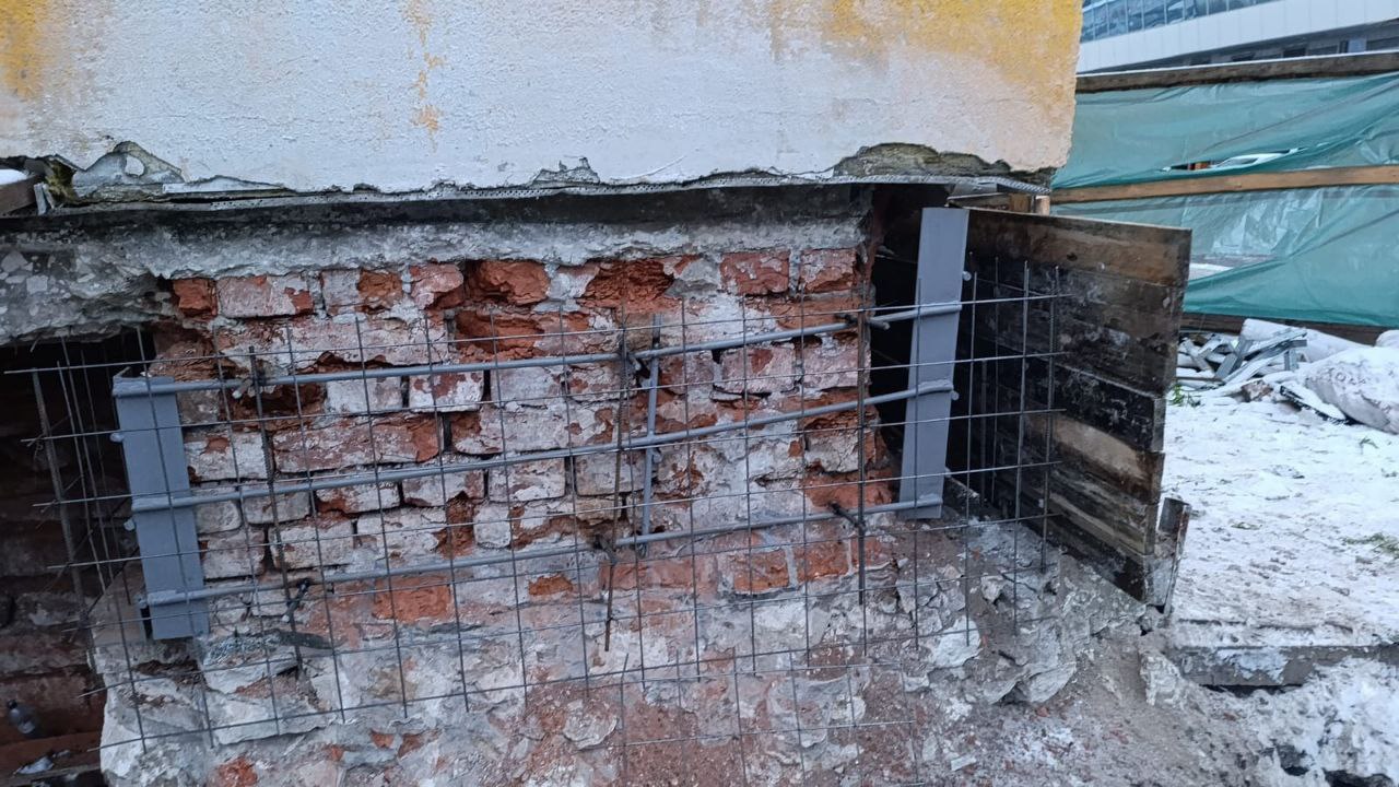 Тротуар вдоль Троицкого проспекта у Театра кукол в Архангельске будет перекрыт до начала декабря Тротуар вдоль Троицкого проспекта у Театра кукол в Архангельске будет перекрыт до начала декабря