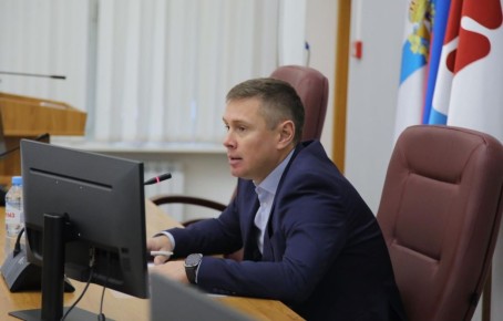 Игорь Арсентьев: На еженедельной планёрке с ресурсоснабжающими организациями, управляющими компаниями и подрядчиками обсудили актуальные на сегодняшний день вопросы