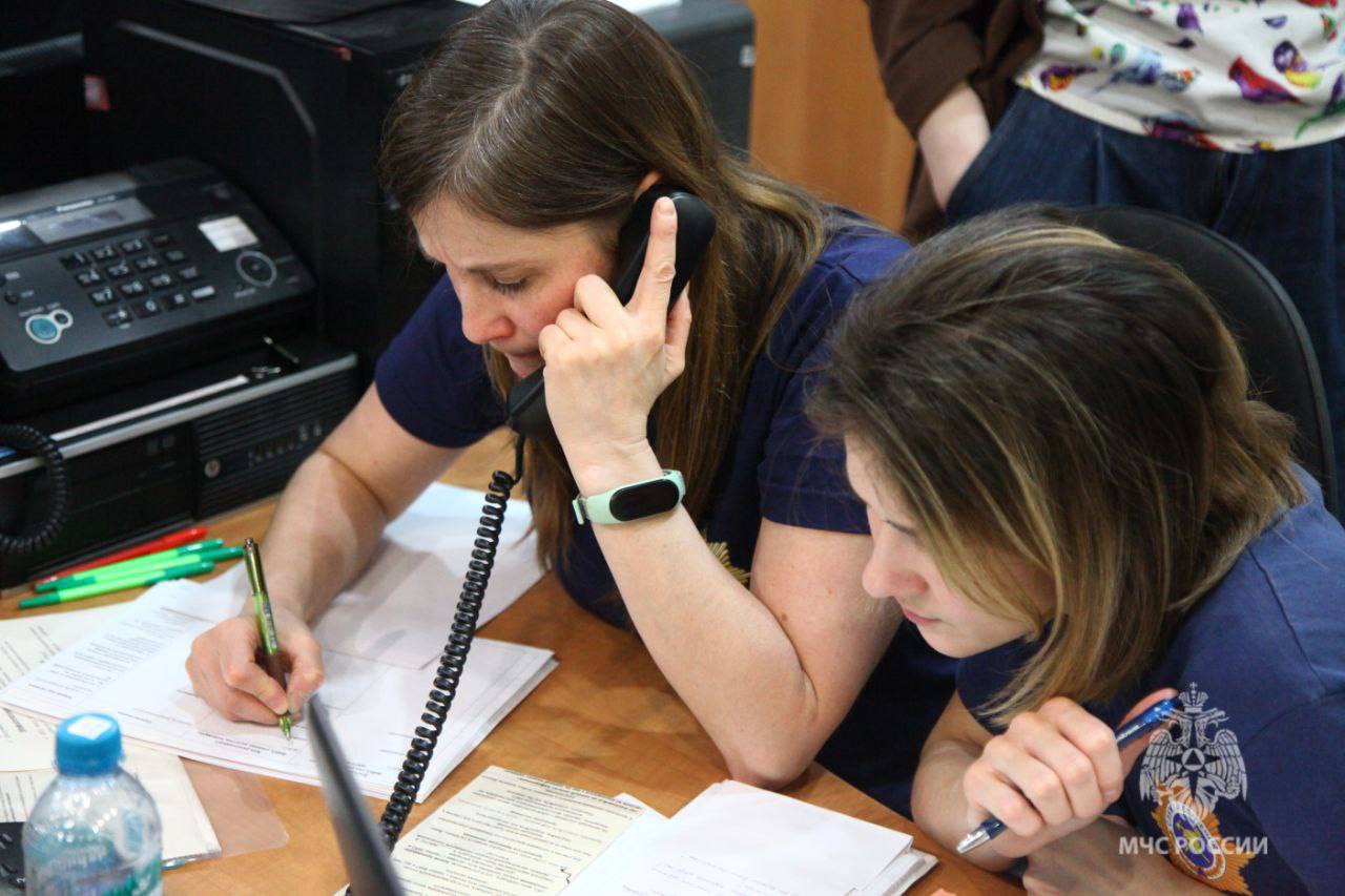 Тренировка психологов на телефоне «Горячая линия» Тренировка психологов на телефоне «Горячая линия»