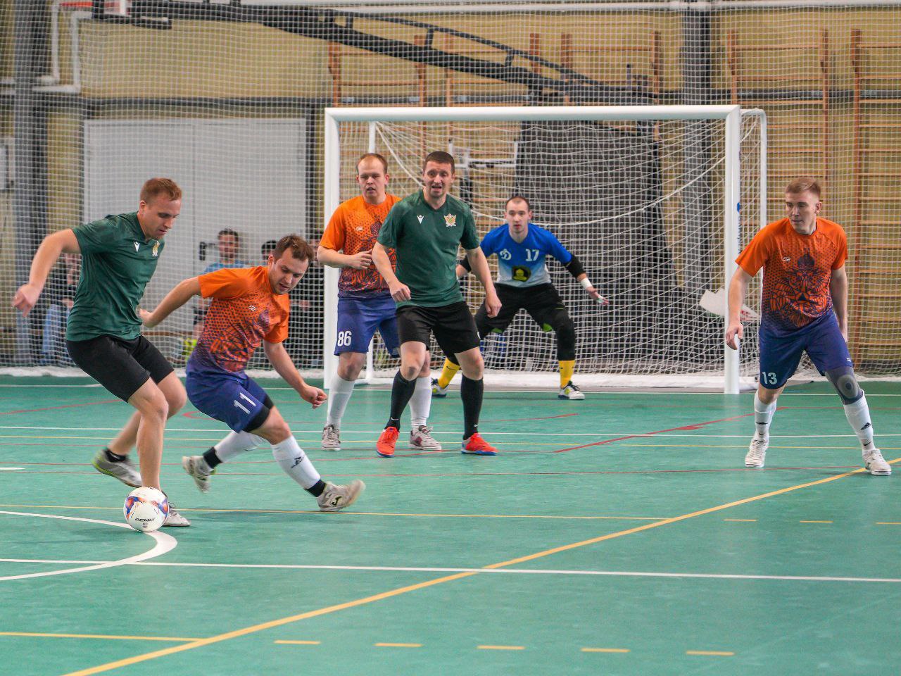 Команда регионального МЧС России заняла второе место в турнире по мини-футболу Команда регионального МЧС России заняла второе место в турнире по мини-футболу