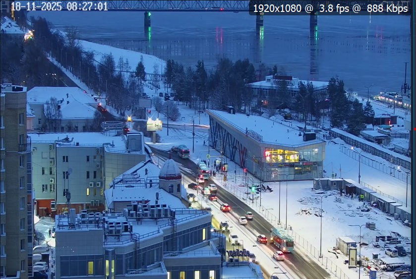 Первые сутки после открытия площади Профсоюзов мониторили потоки транспорта, провели регулировку светофоров Первые сутки после открытия площади Профсоюзов мониторили потоки транспорта, провели регулировку светофоров