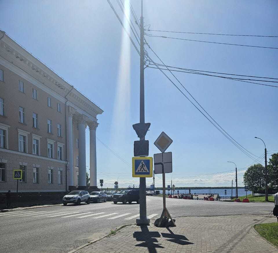 Первые сутки после открытия площади Профсоюзов мониторили потоки транспорта, провели регулировку светофоров Первые сутки после открытия площади Профсоюзов мониторили потоки транспорта, провели регулировку светофоров