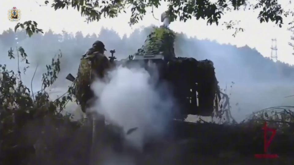 Сегодня в России чествуют тех, чья работа — это искусство точного расчета и мощь огненного удара