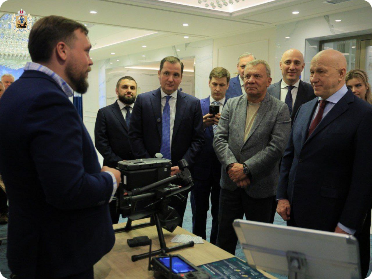 Сегодня в Архангельске с рабочей поездкой побывал Заместитель Председателя Правительства РФ – полномочный представитель Президента в ДФО Юрий Петрович Трутнев Сегодня в Архангельске с рабочей поездкой побывал Заместитель Председателя Правительства РФ – полномочный представитель Президента в ДФО Юрий Петрович Трутнев