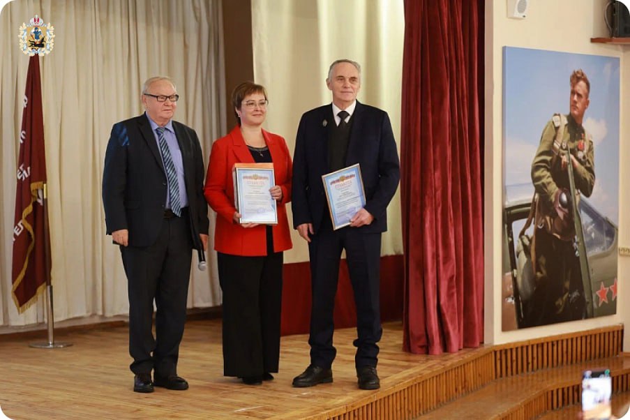 Архангельской школе №10 присвоили имя дважды Героя Советского Союза, летчика Николая Гулаева Архангельской школе №10 присвоили имя дважды Героя Советского Союза, летчика Николая Гулаева