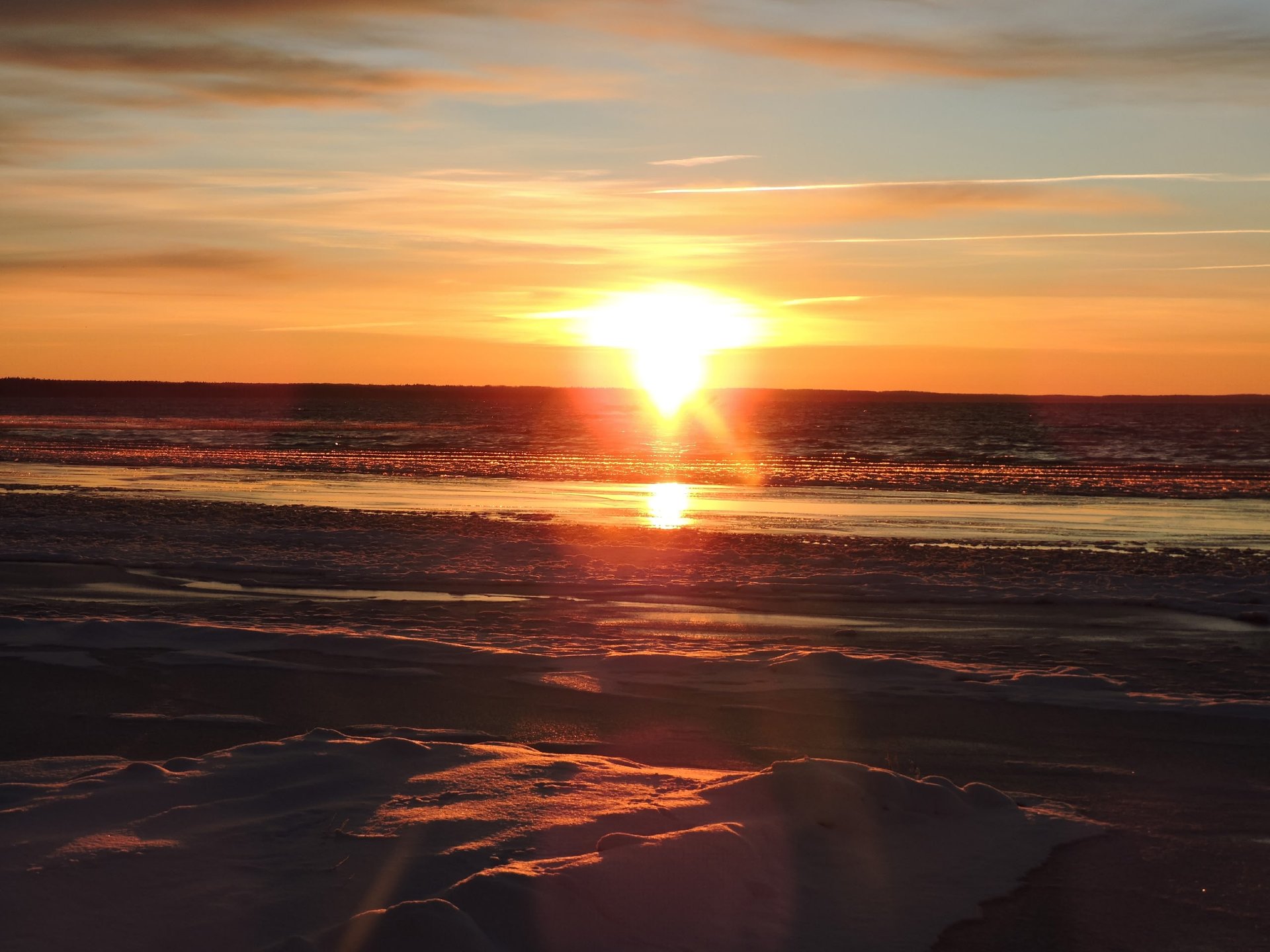 Утро на берегу Лёкшмозера. Яркие фотографии Марии Кривоноговой Утро на берегу Лёкшмозера. Яркие фотографии Марии Кривоноговой