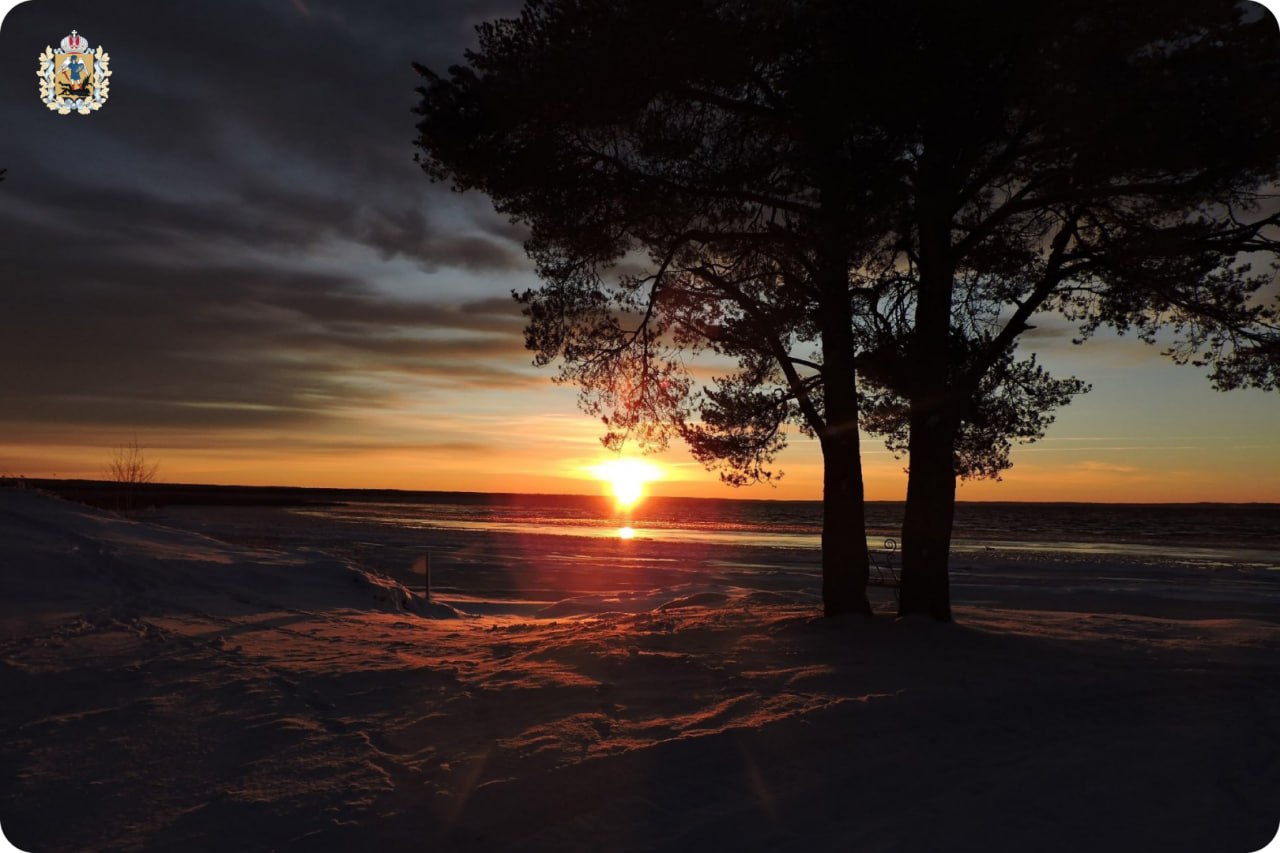Делимся с вами сказочным и уже почти зимним пейзажем с берегов Лекшмозера в Каргопольском округе Делимся с вами сказочным и уже почти зимним пейзажем с берегов Лекшмозера в Каргопольском округе