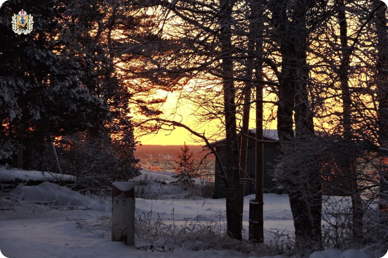 Делимся с вами сказочным и уже почти зимним пейзажем с берегов Лекшмозера в Каргопольском округе Делимся с вами сказочным и уже почти зимним пейзажем с берегов Лекшмозера в Каргопольском округе