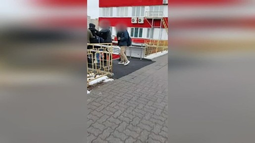 Сотрудниками регионального управления ФСБ возле железнодорожного вокзала «Архангельск» задержан 22-летний житель столицы Поморья