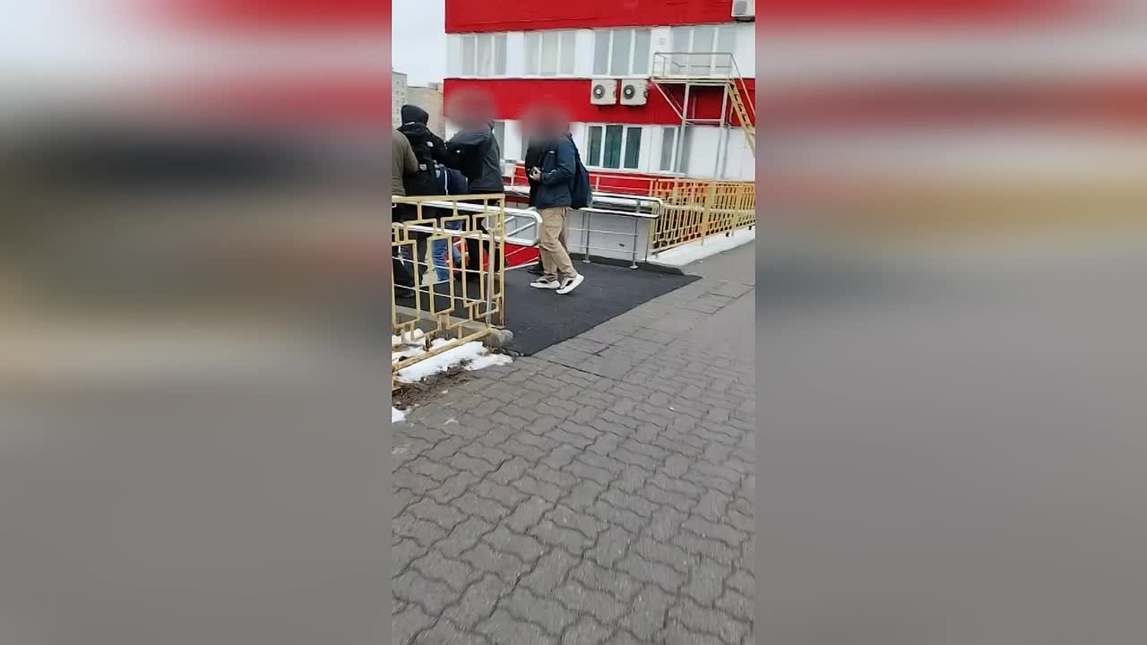 Сотрудниками регионального управления ФСБ возле железнодорожного вокзала «Архангельск» задержан 22-летний житель столицы Поморья