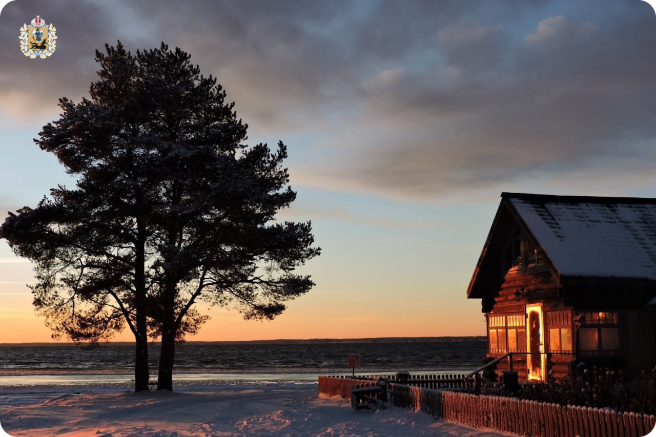 Делимся с вами сказочным и уже почти зимним пейзажем с берегов Лекшмозера в Каргопольском округе