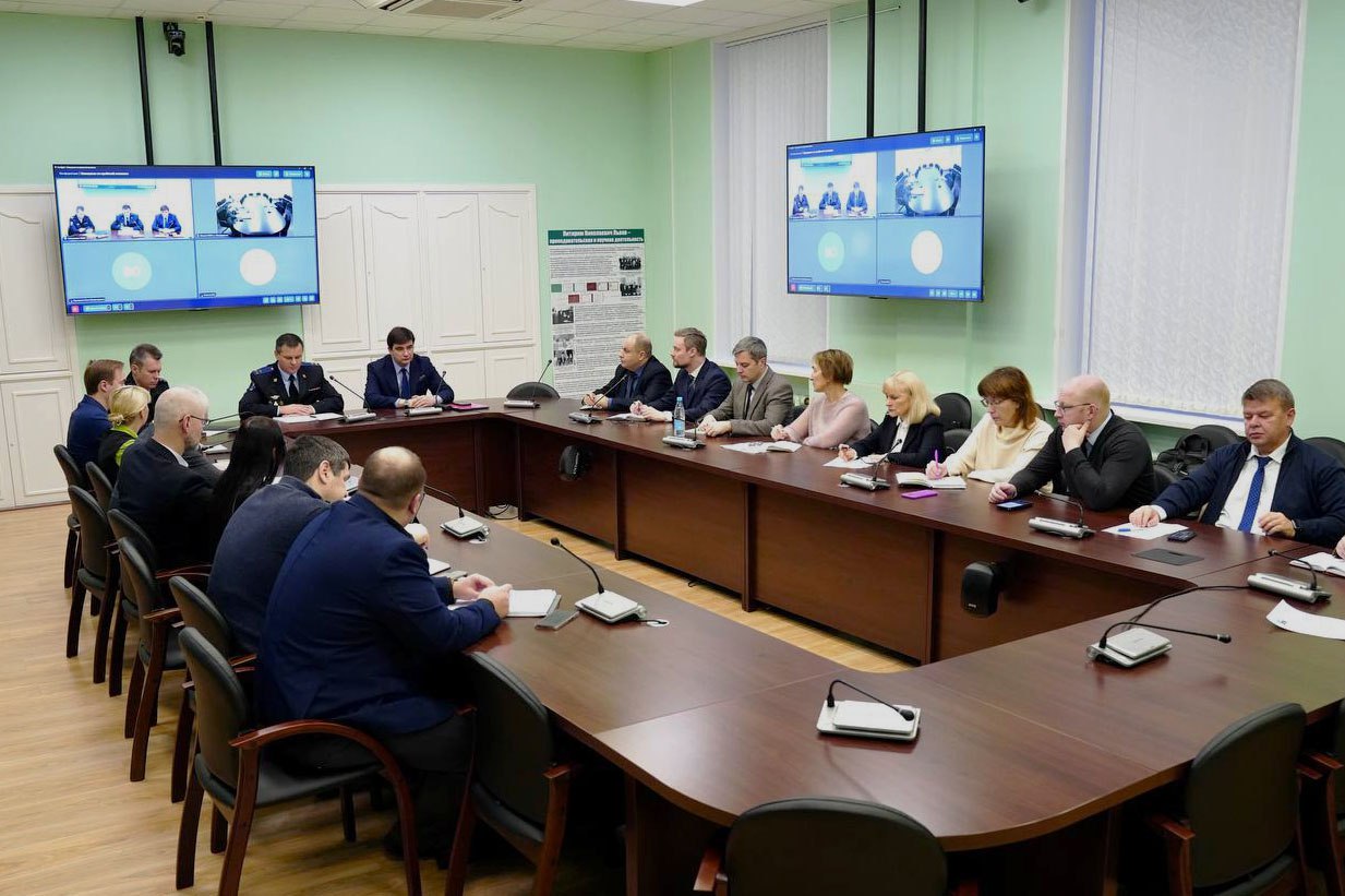 Врио начальника УМВД России по Архангельской области полковник юстиции Алексей Ситников совместно с исполняющим обязанности ректора Северного (Арктического) федерального университета Михаилом Даниловым провели совещание...