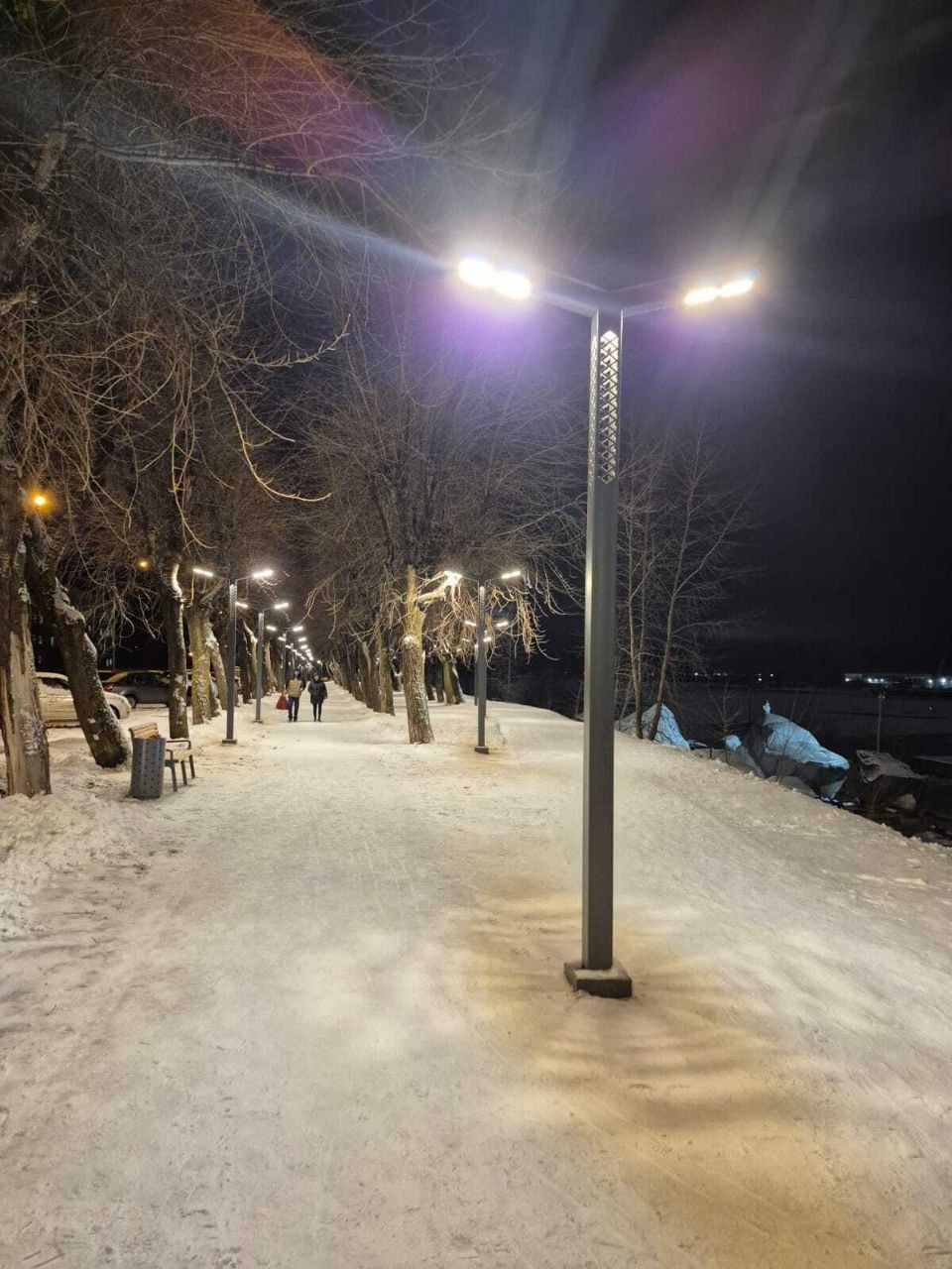 В Архангельске на набережной от улицы Гагарина до ликёро-водочного завода зажглись фонари В Архангельске на набережной от улицы Гагарина до ликёро-водочного завода зажглись фонари