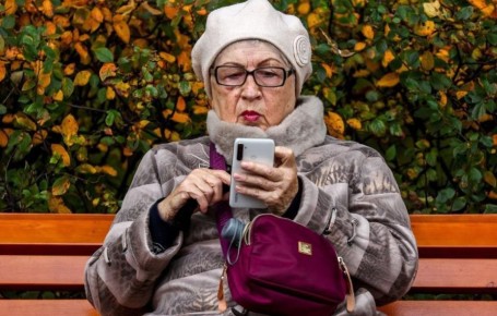 Пенсионные выплаты в декабре: как и когда пенсионеры получат свои деньги перед новогодними праздниками