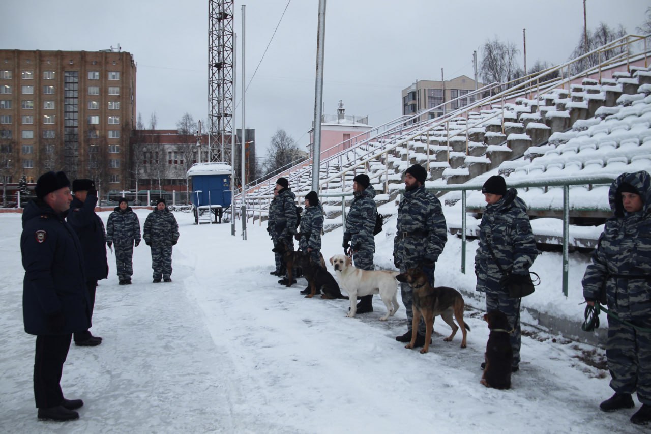 Первенство среди полицейских-кинологов прошло на базе Центра кинологической службы УМВД России по Архангельской области и стадиона Динамо Первенство среди полицейских-кинологов прошло на базе Центра кинологической службы УМВД России по Архангельской области и стадиона Динамо