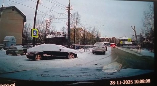 В ДТП ПОСТРАДАЛ ПЕШЕХОД. Сегодня утром, в г. Архангельске, в 10:08 на нерегулируемом перекрестке неравнозначных дорог пр. Советских Космонавтов и ул. Володарского, водитель 1979 г.р., управляя автомобилем «Mercedes-Benz»...