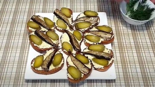 Банальные бутерброды станут кулинарным шедевром: замените батон вот на что