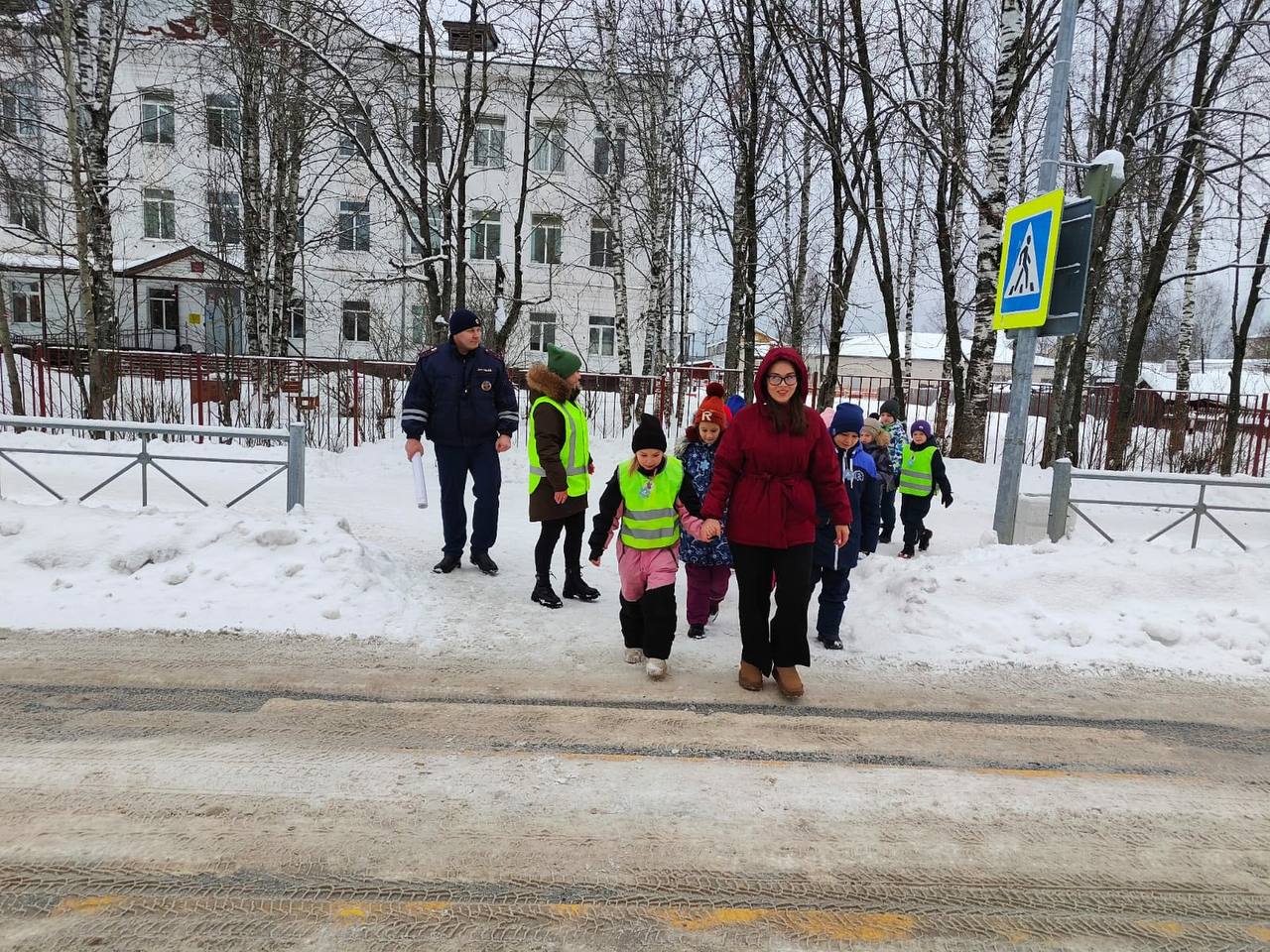 БЕЗОПАСНОСТЬ НАЧИНАЕТСЯ С МЕЛОЧЕЙ! БЕЗОПАСНОСТЬ НАЧИНАЕТСЯ С МЕЛОЧЕЙ!