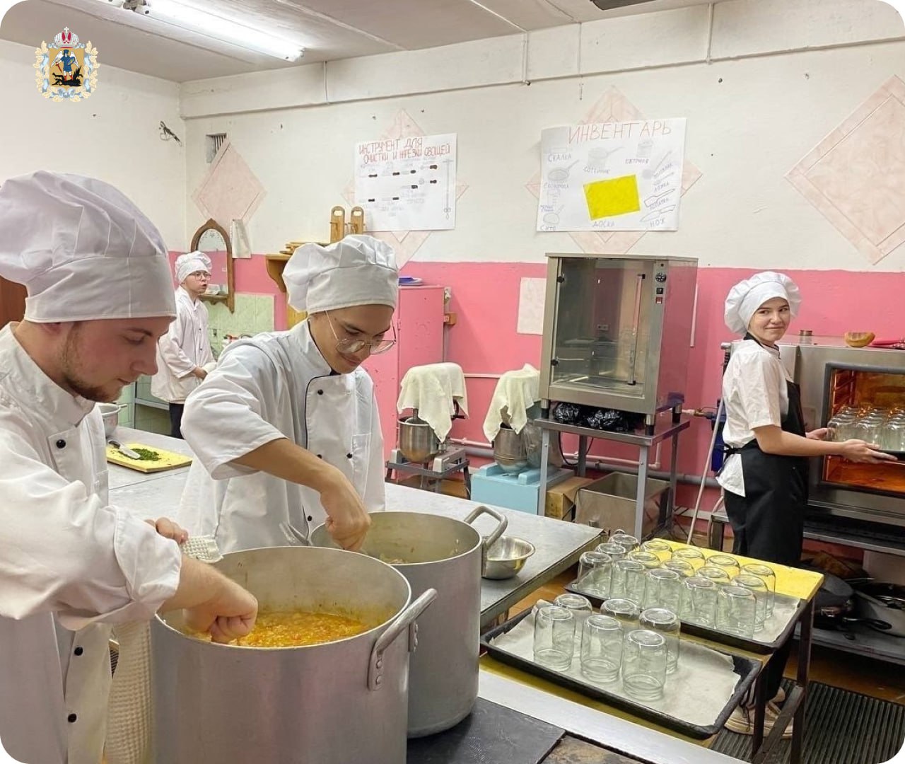 Студенты Устьянского индустриального техникума готовят вкусную поддержку для наших бойцов