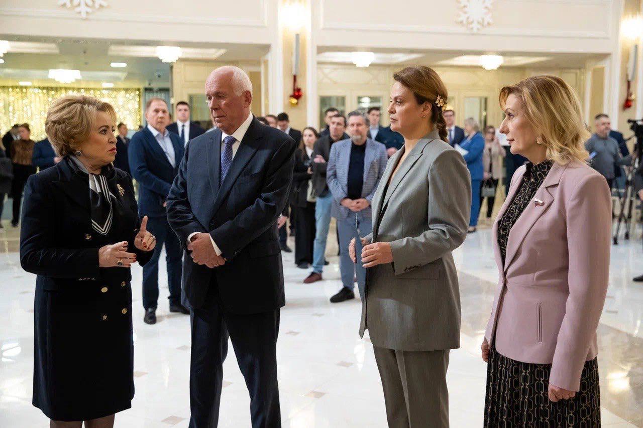 Анна Цивилева: Сегодня Государственный фонд «Защитники Отечества», госкорпорация «Ростех» и семь российских регионов подписали соглашения о сотрудничестве в Совете Федерации Анна Цивилева: Сегодня Государственный фонд «Защитники Отечества», госкорпорация «Ростех» и семь российских регионов подписали соглашения о сотрудничестве в Совете Федерации