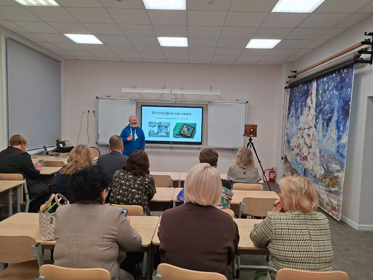 Сегодня на первой городской конференции: " Спектр возможностей или по стопам Я.И.Лейценгера" в 14 школе собрались исследовали работ известного фотографа – учащиеся и педагоги школ Архангельска Сегодня на первой городской конференции: " Спектр возможностей или по стопам Я.И.Лейценгера" в 14 школе собрались исследовали работ известного фотографа – учащиеся и педагоги школ Архангельска