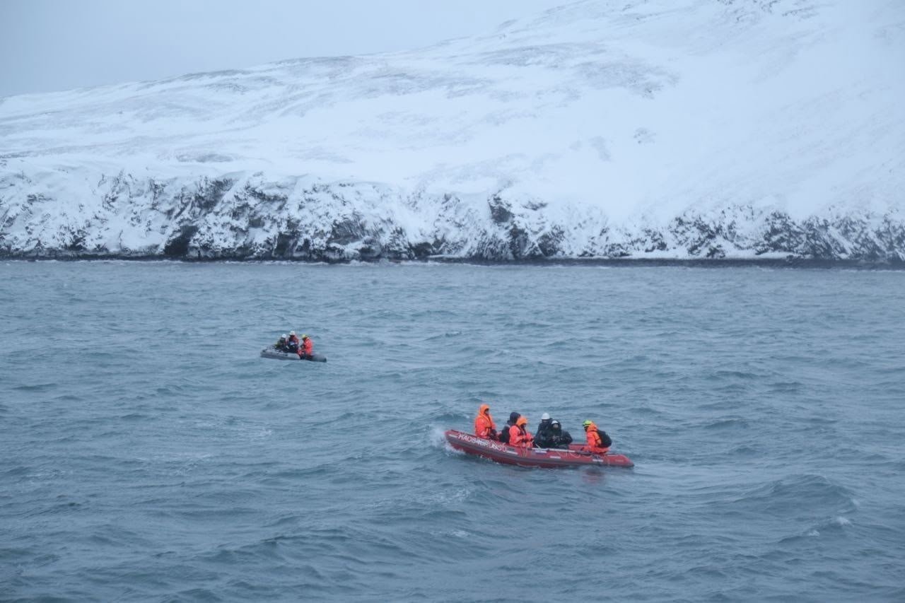 Эпичные кадры МЧС. В Карском море завершилась экспедиция с участием спасателей МЧС России Эпичные кадры МЧС. В Карском море завершилась экспедиция с участием спасателей МЧС России