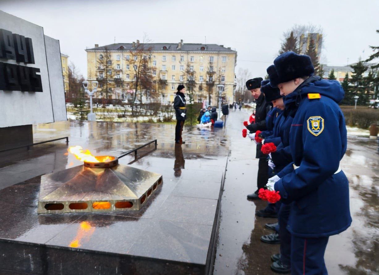 В День Неизвестного Солдата учащиеся ведомственного кадетского класса приняли участие в торжественных мероприятиях в городе Северодвинске В День Неизвестного Солдата учащиеся ведомственного кадетского класса приняли участие в торжественных мероприятиях в городе Северодвинске