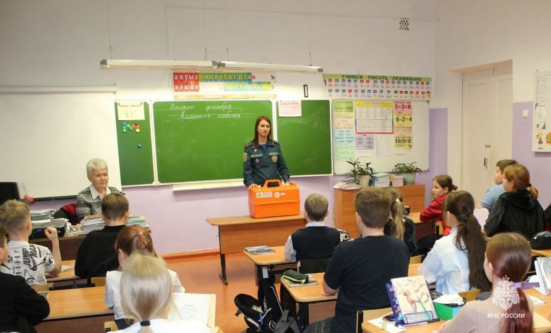 Как сотрудники МЧС России зажигают интерес у подрастающего поколения Как сотрудники МЧС России зажигают интерес у подрастающего поколения