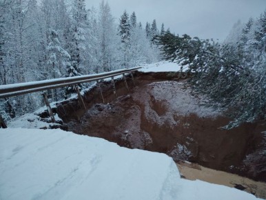 Дорога Архангельск-Онега закрыта из-за размыва!