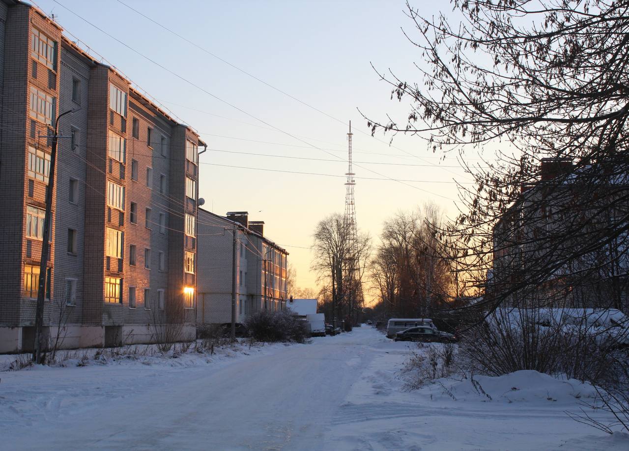 Настоящая зима уже вступила в свои права в Котласе! Смотрите, какая красота — всё белое, пушистое, сказочное Настоящая зима уже вступила в свои права в Котласе! Смотрите, какая красота — всё белое, пушистое, сказочное