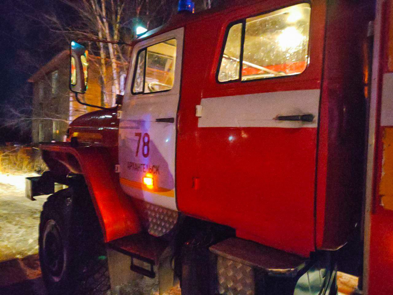 В Архангельске горел жилой дом В Архангельске горел жилой дом