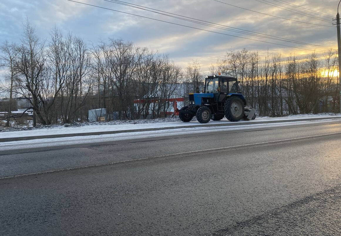 "Мезенское дорожное управление" борьбу со скользскостью и вывоз снега с городских улиц "Мезенское дорожное управление" борьбу со скользскостью и вывоз снега с городских улиц