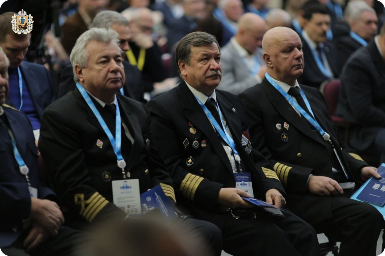 Сегодня губернатор Александр Цыбульский принял участие в XV Международном форуме «Арктика: настоящее и будущее», который прошел в Санкт-Петербурге Сегодня губернатор Александр Цыбульский принял участие в XV Международном форуме «Арктика: настоящее и будущее», который прошел в Санкт-Петербурге