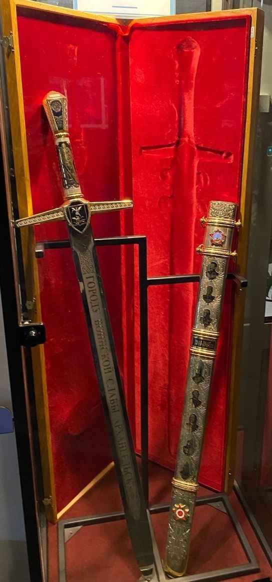 14 школа Архангельска приняла легендарный "Меч Победы"!